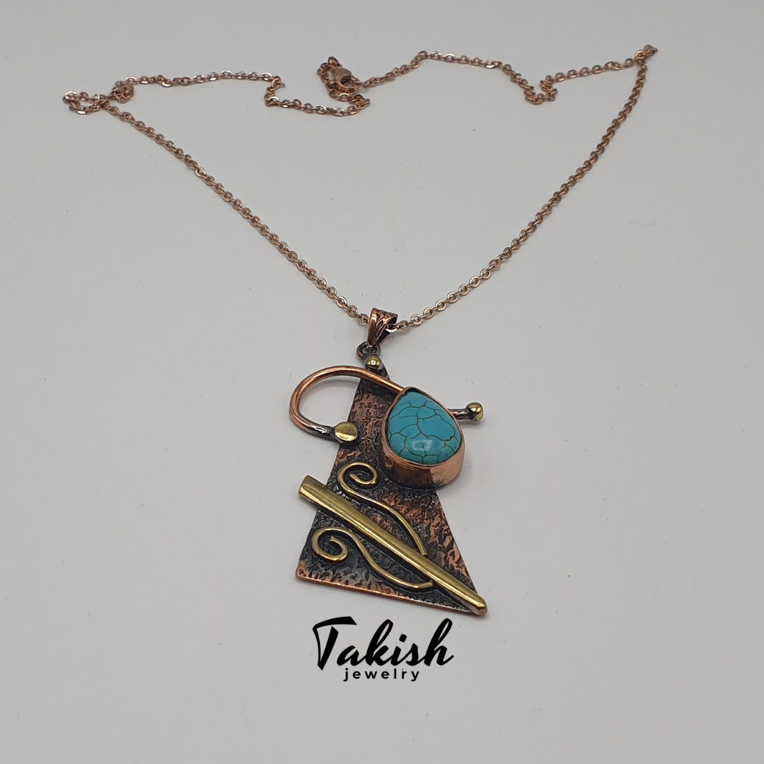 Elegante Koperen Halsketting 50cm met Turquoise Steen, Kunstzinnig Handwerk, 16g - Abstracte Compositie, 6.5cm Hanger, Fijne Schakels, 6mm Dikte, Messing Accenten, Gebarsten Uiterlijk